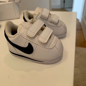 Baby NIKE shoes, like new!!!